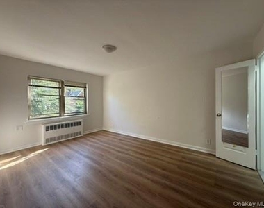 193-18 37th Avenue - Photo Thumbnail 5