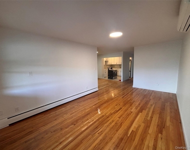 71-34 Kissena Boulevard - Photo Thumbnail 8