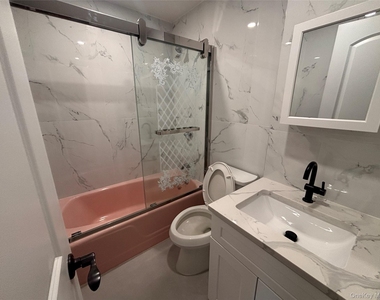 71-34 Kissena Boulevard - Photo Thumbnail 13