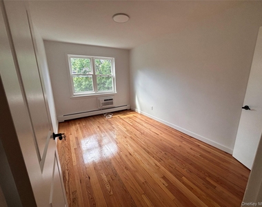 71-34 Kissena Boulevard - Photo Thumbnail 11