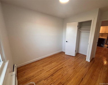71-34 Kissena Boulevard - Photo Thumbnail 5