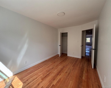 71-34 Kissena Boulevard - Photo Thumbnail 9