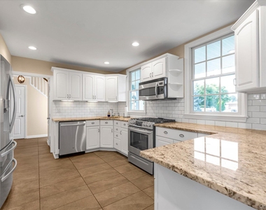 84 Earl Street - Photo Thumbnail 8