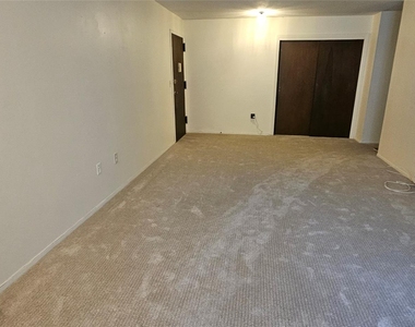 711 Sierra Vista Lane - Photo Thumbnail 3