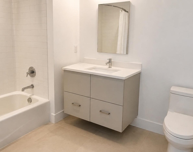 422 E Boston Post Road - Photo Thumbnail 4