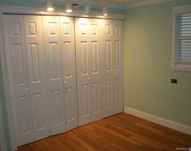 4924 Express Dr South - Photo Thumbnail 8