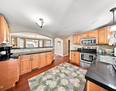 86 Jefferson Street - Photo Thumbnail 9