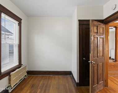 831 Washington Ave - Photo Thumbnail 19