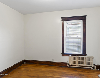 831 Washington Ave - Photo Thumbnail 18