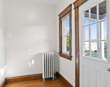 831 Washington Ave - Photo Thumbnail 3