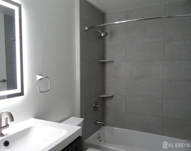 129 Prestwick Way - Photo Thumbnail 13