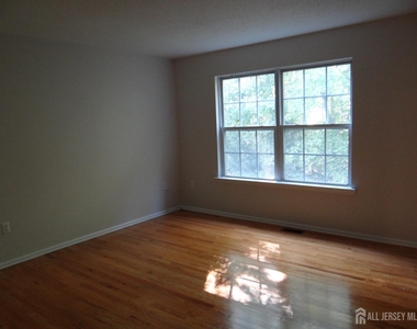 129 Prestwick Way - Photo Thumbnail 7