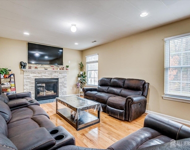169 Metuchen Avenue - Photo Thumbnail 15