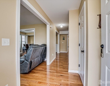 169 Metuchen Avenue - Photo Thumbnail 4