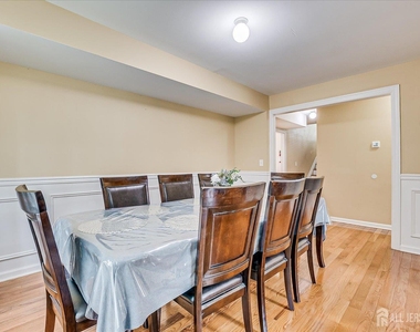 169 Metuchen Avenue - Photo Thumbnail 9