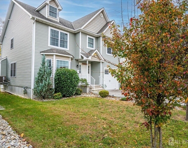 169 Metuchen Avenue - Photo Thumbnail 1