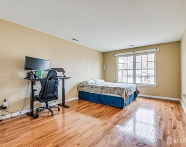 169 Metuchen Avenue - Photo Thumbnail 28