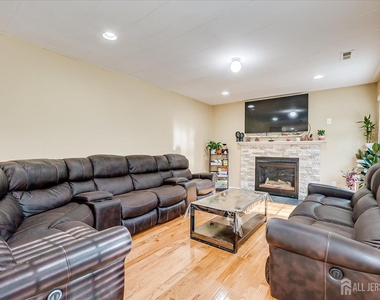169 Metuchen Avenue - Photo Thumbnail 16
