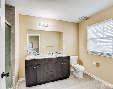 169 Metuchen Avenue - Photo Thumbnail 22