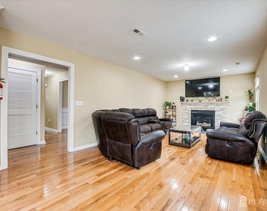 169 Metuchen Avenue - Photo Thumbnail 14
