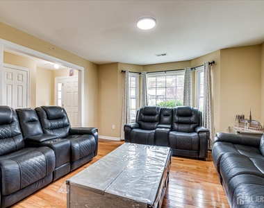 169 Metuchen Avenue - Photo Thumbnail 6