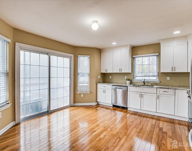 169 Metuchen Avenue - Photo Thumbnail 11