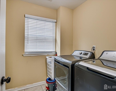 169 Metuchen Avenue - Photo Thumbnail 31