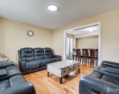 169 Metuchen Avenue - Photo Thumbnail 5