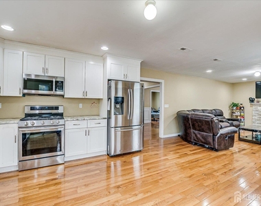 169 Metuchen Avenue - Photo Thumbnail 13