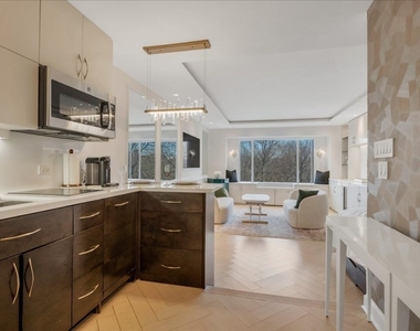 150 Central Park S - Photo Thumbnail 5