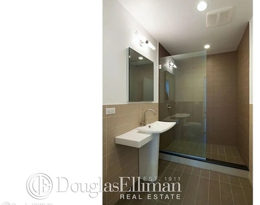 5-43 48th Avenue - Photo Thumbnail 3