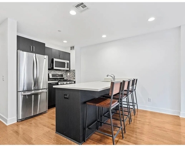 185 York Street - Photo Thumbnail 2