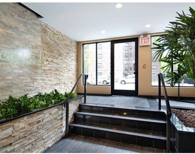 185 York Street - Photo Thumbnail 7