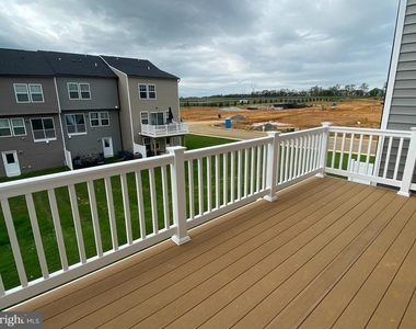 415 Aragon Drive - Photo Thumbnail 13