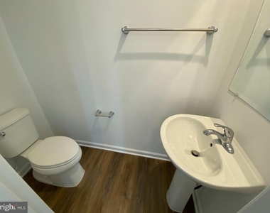 415 Aragon Drive - Photo Thumbnail 11