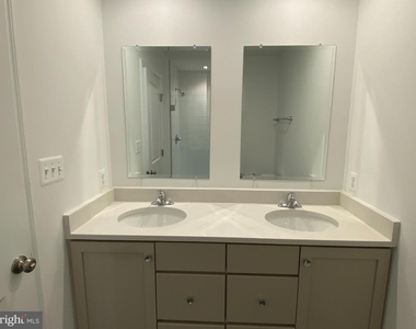 415 Aragon Drive - Photo Thumbnail 21