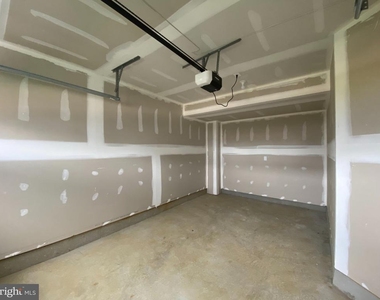 415 Aragon Drive - Photo Thumbnail 29