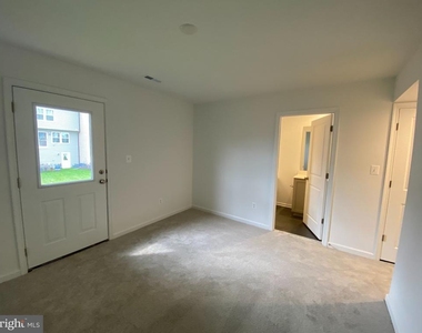 415 Aragon Drive - Photo Thumbnail 4