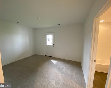 415 Aragon Drive - Photo Thumbnail 3