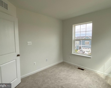 415 Aragon Drive - Photo Thumbnail 24