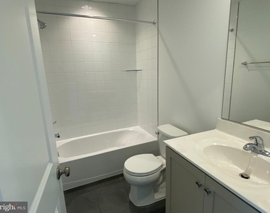 415 Aragon Drive - Photo Thumbnail 16