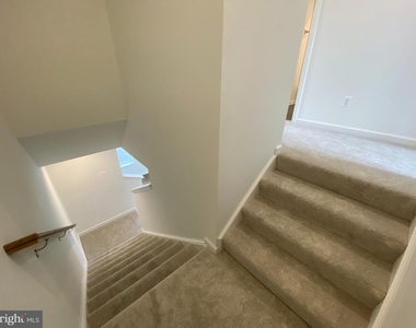 415 Aragon Drive - Photo Thumbnail 15
