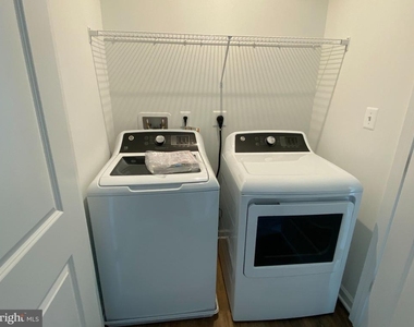 415 Aragon Drive - Photo Thumbnail 28