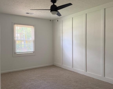 105 Walnut Drive - Photo Thumbnail 11