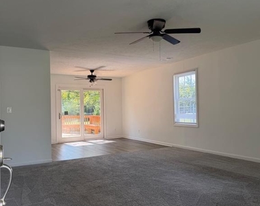 105 Walnut Drive - Photo Thumbnail 5