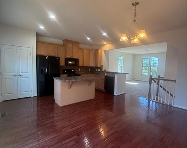 100 Brenton Road - Photo Thumbnail 8