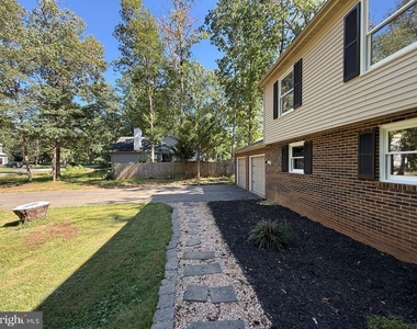 11204 Wilderness Park Drive - Photo Thumbnail 2