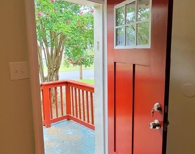 4115 Leake Avenue - Photo Thumbnail 1