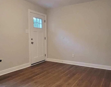 4115 Leake Avenue - Photo Thumbnail 3