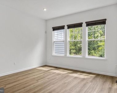 18270 Moss Garden Road - Photo Thumbnail 14